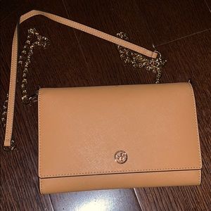Tory Burch Robinson Chain Wallet- Beige